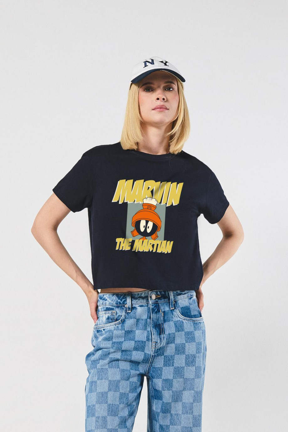Camiseta crop top manga corta de Looney tunes