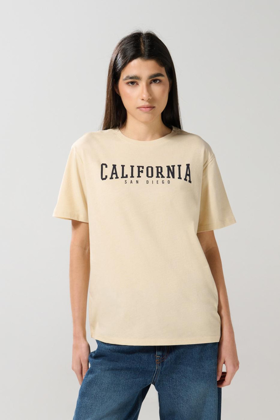 Camiseta kaki en algodón college con cuello redondo