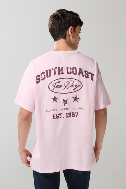 Camiseta rosada oversize manga corta con artes college