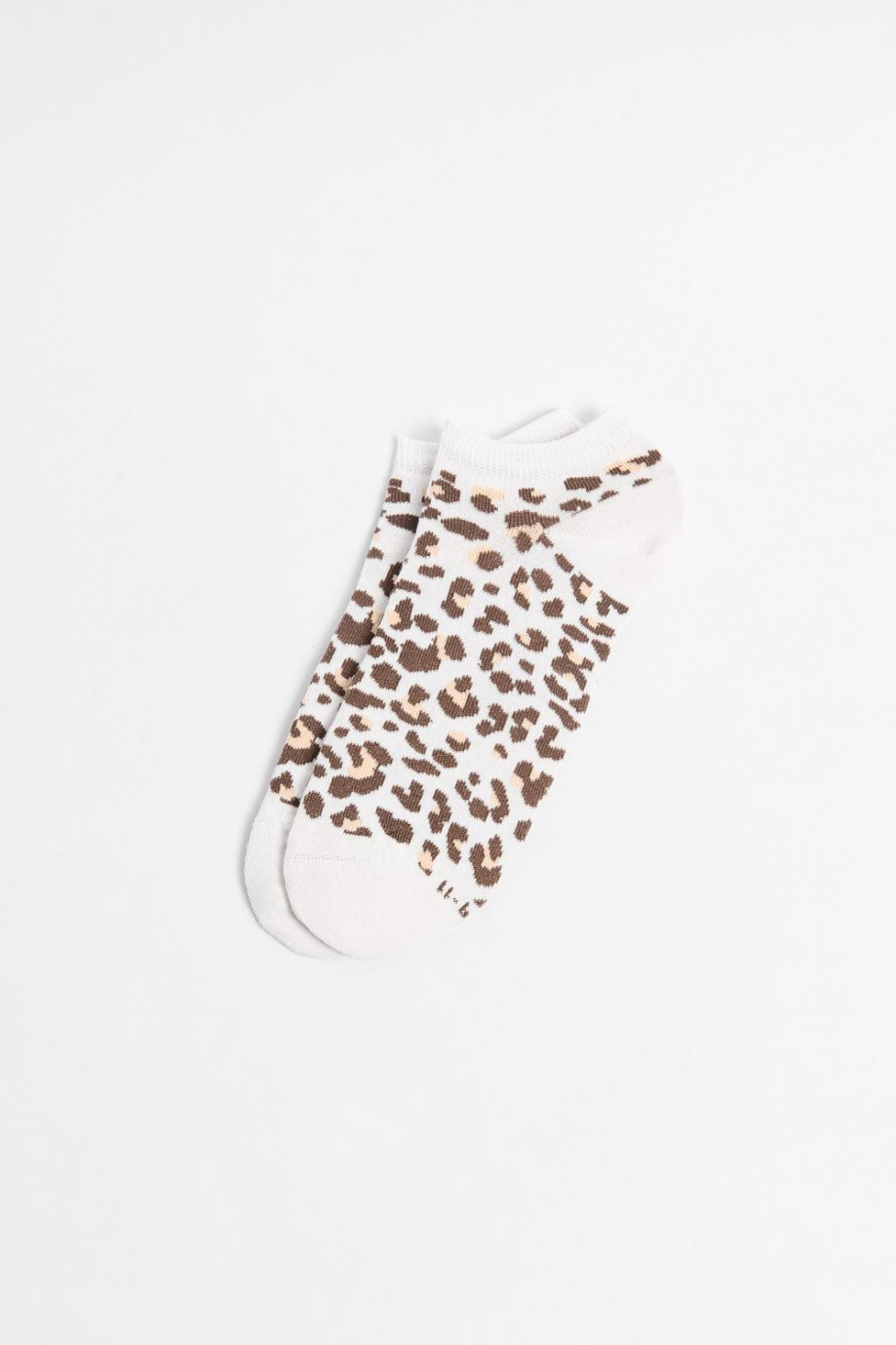 Medias cremas claras tobilleras con diseños animal print