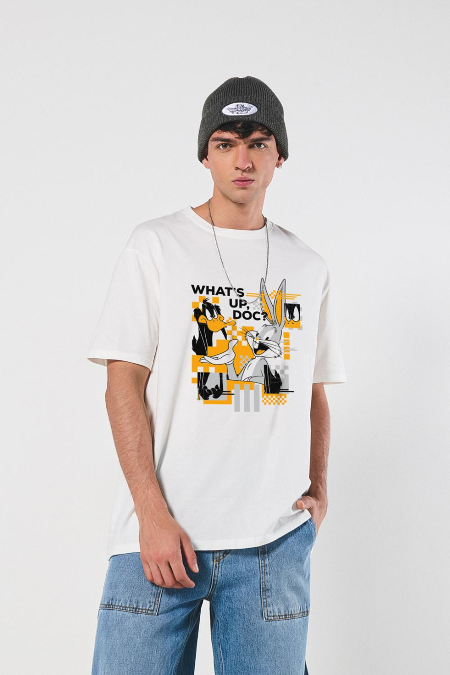 Camiseta oversize manga corta de Looney tunes.