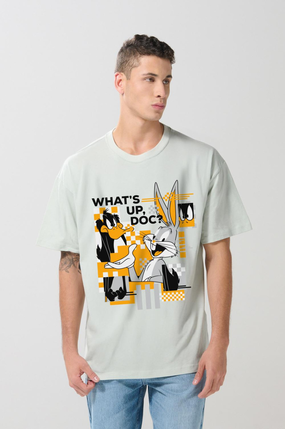 Camiseta oversize manga corta de Looney tunes.