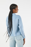 Blusa crop unicolor con manga larga y bolsillos delanteros