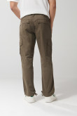 Pantalón cargo en dril unicolor con bota recta y tiro bajo