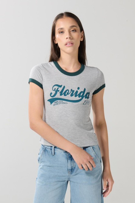 Camiseta college gris con contrastes y manga corta