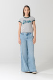 Camiseta college gris con contrastes y manga corta