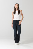 Jean flare azul intenso tiro alto con bota ancha y bolsillos
