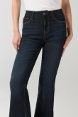 Jean flare azul intenso tiro alto con bota ancha y bolsillos