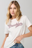 Camiseta crema clara manga corta college holgada