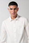 Camisa en algodón unicolor cuello sport collar con bolsillo
