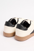 Tenis unicolores casuales con suelas planas y cordones