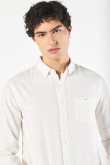 Camisa cuello button down manga larga en slim fit con mini print