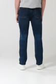 Jean azul oscuro straight leg con rotos y tiro bajo