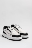 Tenis casuales unicolores con cordones y contrastes