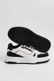 Tenis casuales unicolores con cordones y contrastes