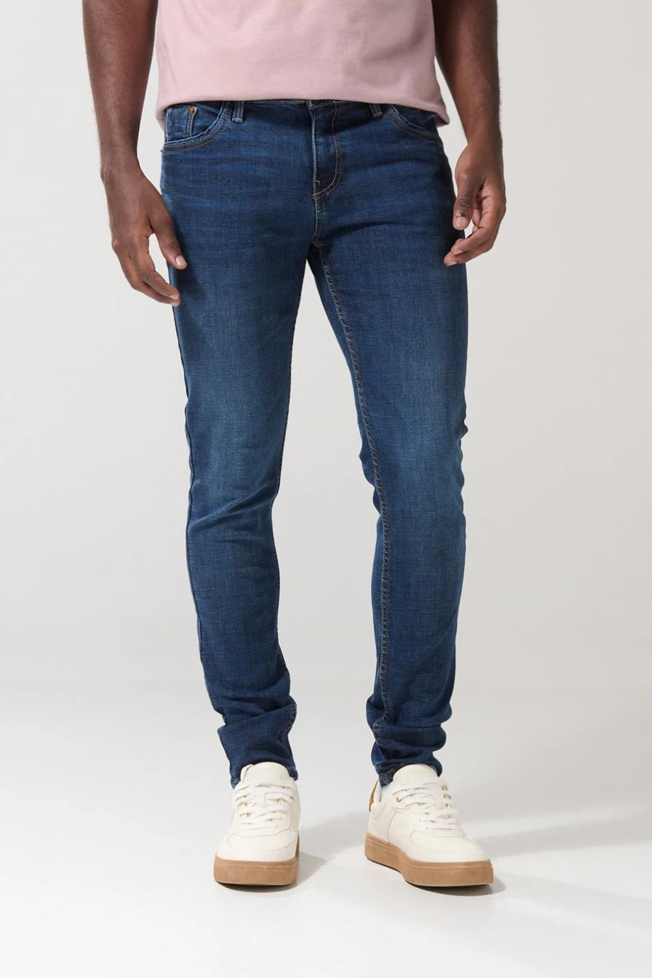Jean tiro bajo skinny azul con ajuste ceñido y cremallera