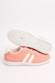 Tenis casuales naranjas con contrastes blancos