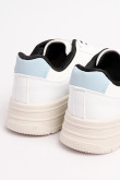 Tenis unicolores casuales con forro interno en contraste