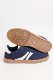 Tenis casuales unicolores con suelas planas en relieve