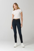 Jean push up tiro alto azul intenso ceñido con bolsillos