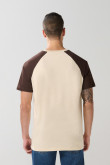 Camiseta unicolor con manga ranglan corta en contraste