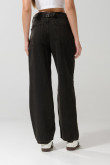 Jean café oscuro baggy con bota ancha y tiro medio