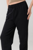 Pantalón jogger unicolor con 2 bolsillos laterales