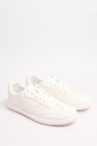 Tenis estilo urbano, negro y blanco con piezas en contraste