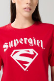 Camiseta roja oscura manga corta con diseño de Super Girl