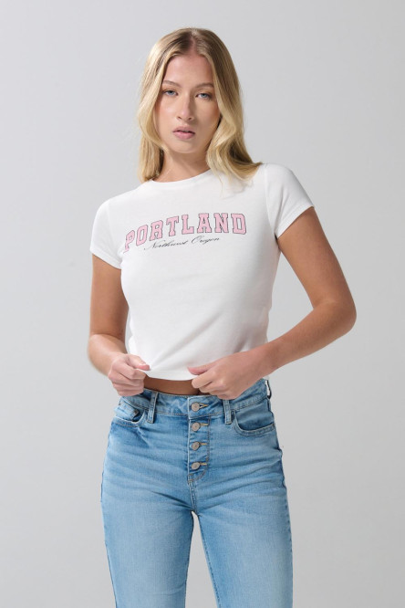 Camiseta para mujer en tela acanalada, cuello redondo y manga corta. Silueta ajustada.