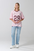 Camiseta femenina fit super oversize manga corta cuello en V.
