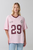 Camiseta femenina fit super oversize manga corta cuello en V.
