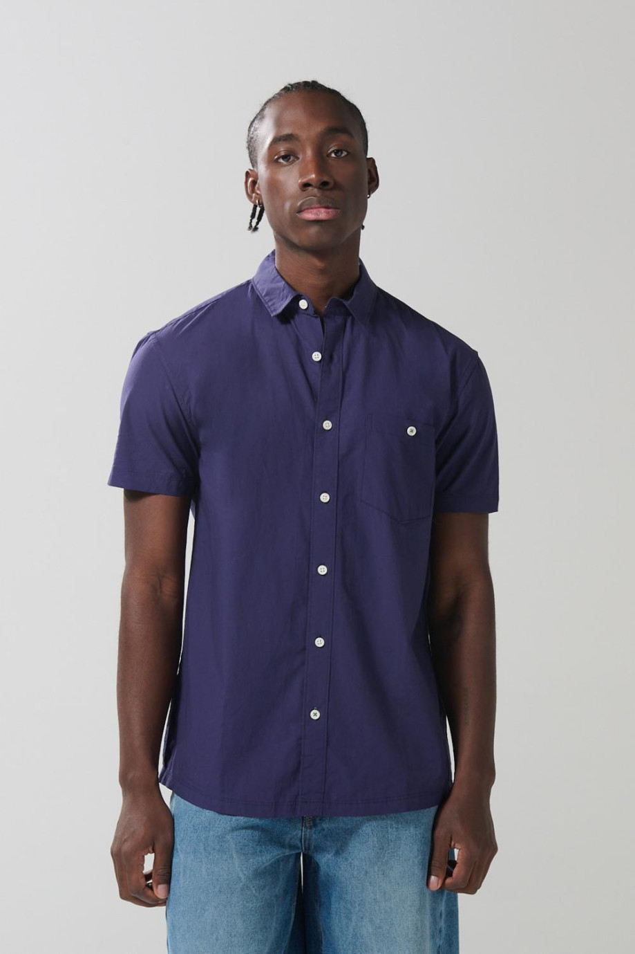 Camisa unicolor cuello sport collar con botones