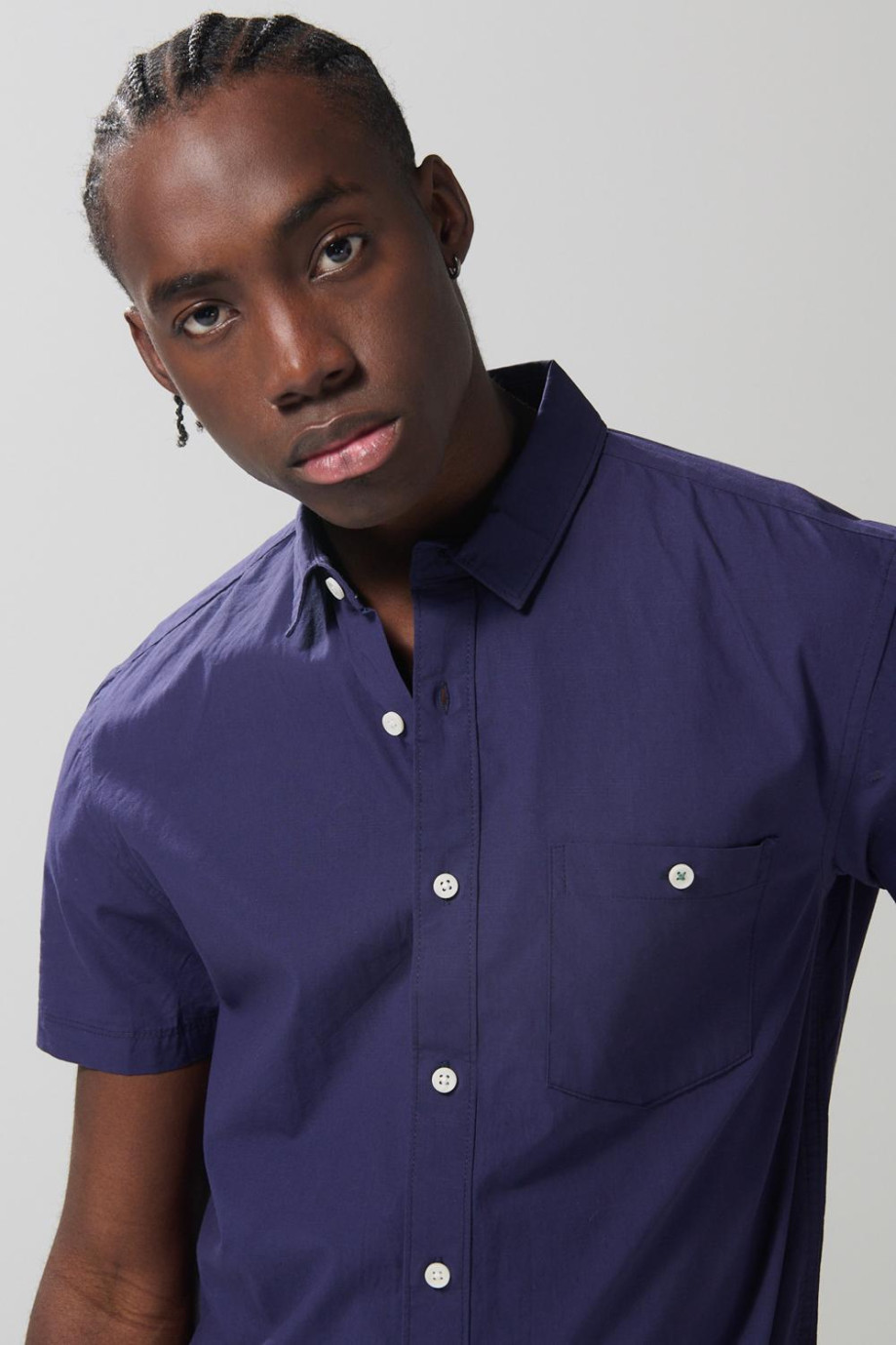 Camisa unicolor cuello sport collar con botones