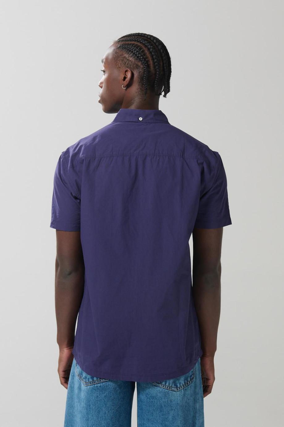 Camisa unicolor cuello sport collar con botones