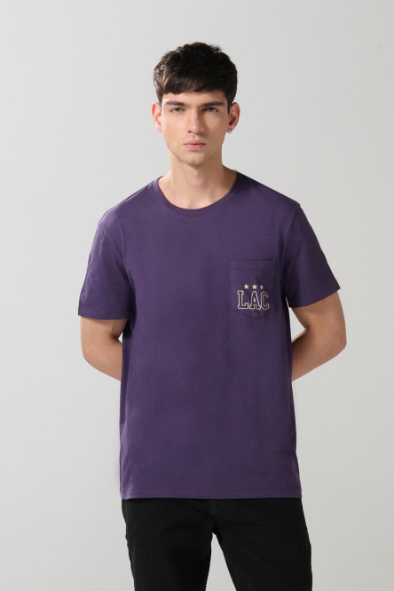 Camiseta morada manga corta con bolsillo y arte college