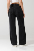 Jean gris intenso baggy con bota ancha y tiro medio