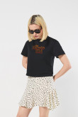 Camiseta crop top unicolor con estampado de Karate Kid