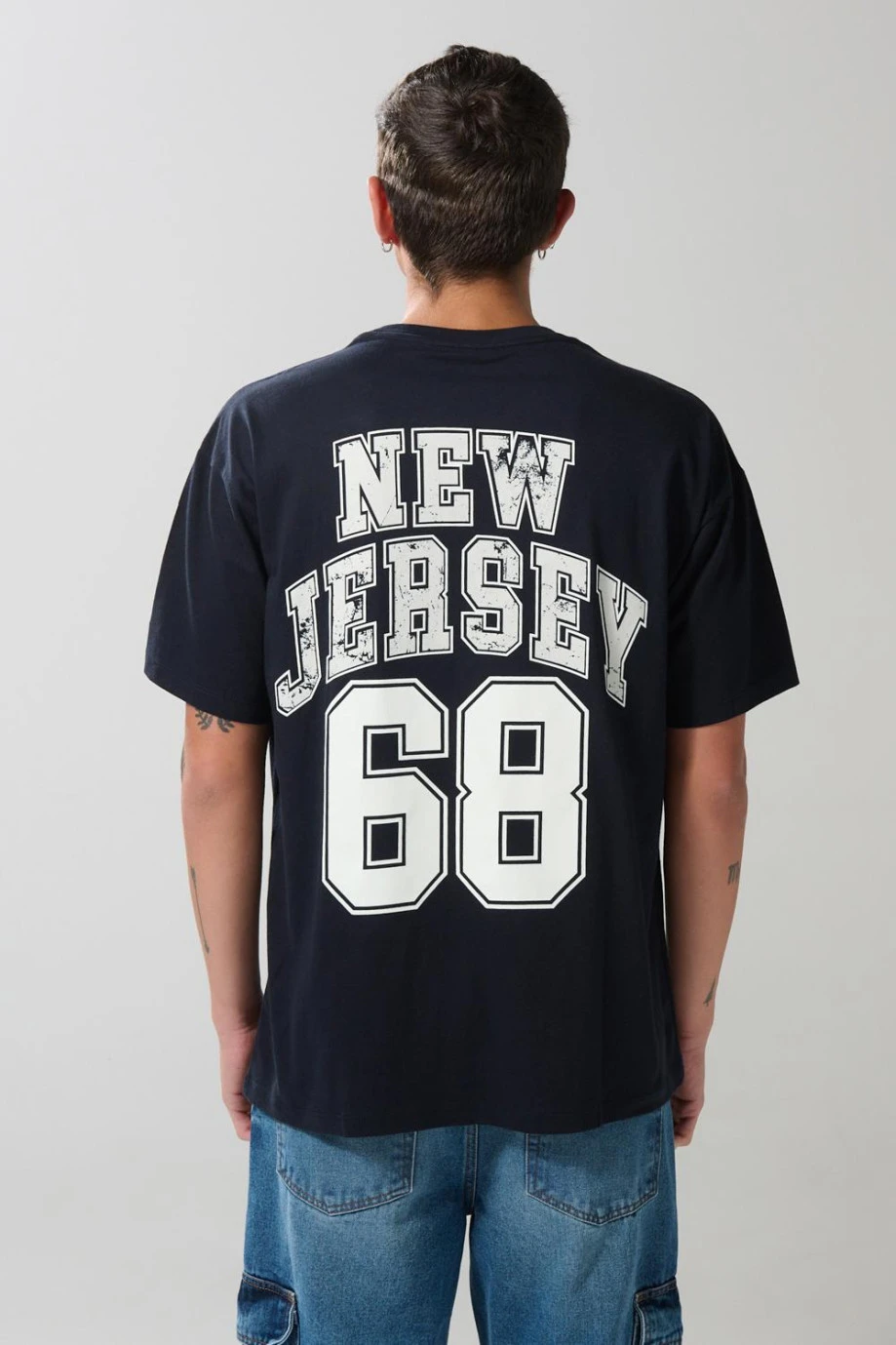 Camiseta oversize azul intensa manga corta con arte college