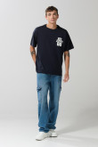 Camiseta oversize azul intensa manga corta con arte college