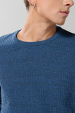 Suéter cuello redondo unicolor tejido con texturas