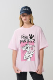 Camiseta femenina fit super oversize manga corta, con estampado en frente de Pantera Rosa.
