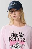 Camiseta femenina fit super oversize manga corta, con estampado en frente de Pantera Rosa.