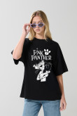 Camiseta femenina fit super oversize manga corta, con estampado en frente de Pantera Rosa.
