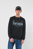 Buzo unicolor oversize cuello redondo con arte college