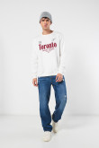 Buzo unicolor oversize cuello redondo con arte college