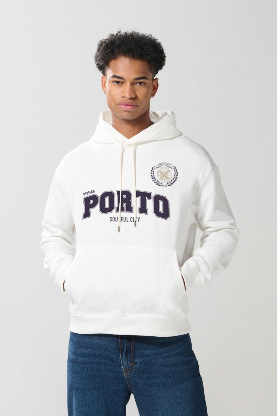 Buzo capota oversize con estampado de Porto