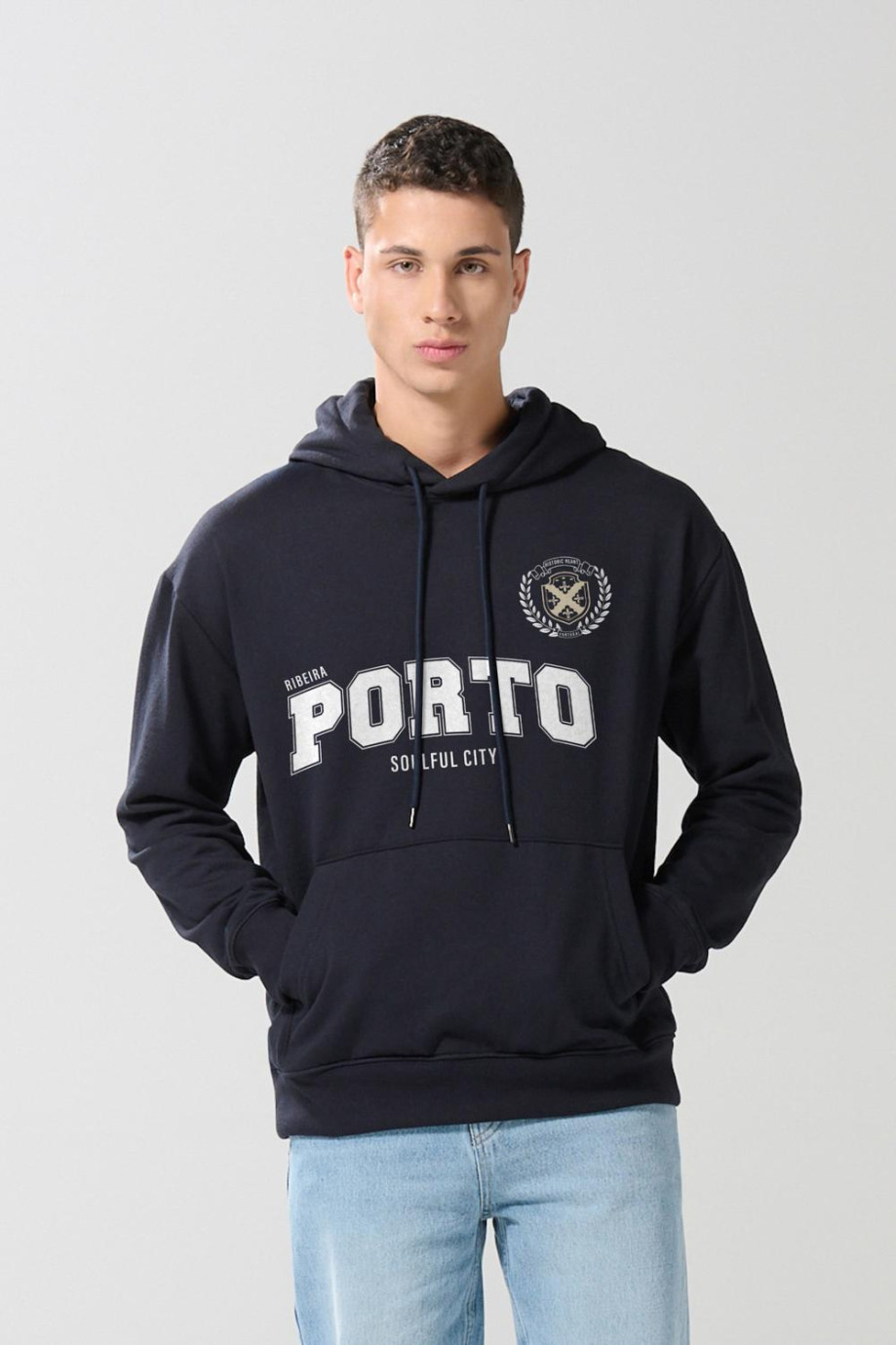 Buzo capota oversize con estampado de Porto