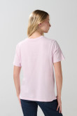 Camiseta manga corta de estampado estilo college.