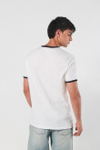 Camiseta college unicolor cuello redondo con contrastes
